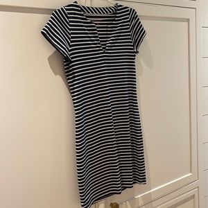 Vineyard Vines Navy and White Dress